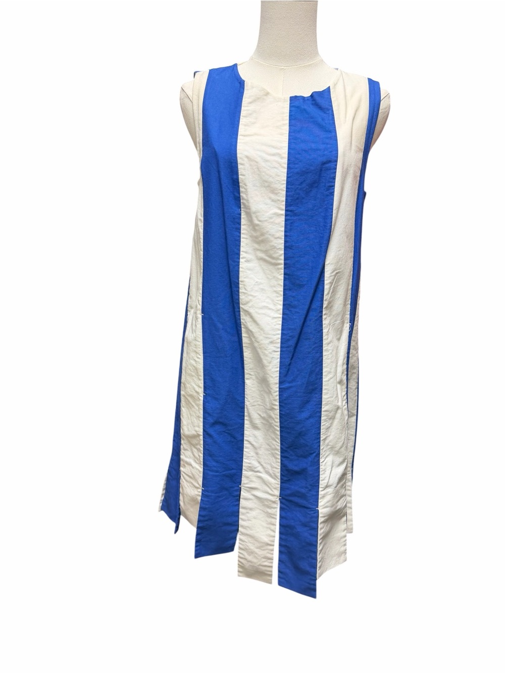 E_1 Elle Sassoon Striped Dress